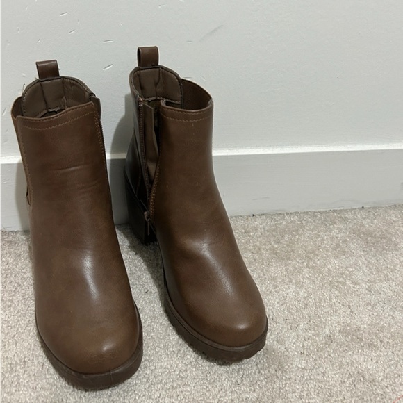 Ardene Chestnut Ankle Booties - Picture 2 of 4